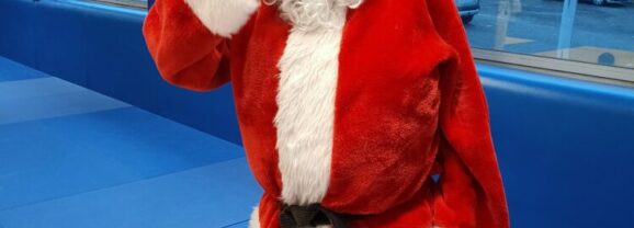 Le père Noël à  la halle des sports ergué armel de Quimper